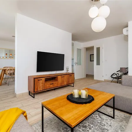 Apartment Katarina *